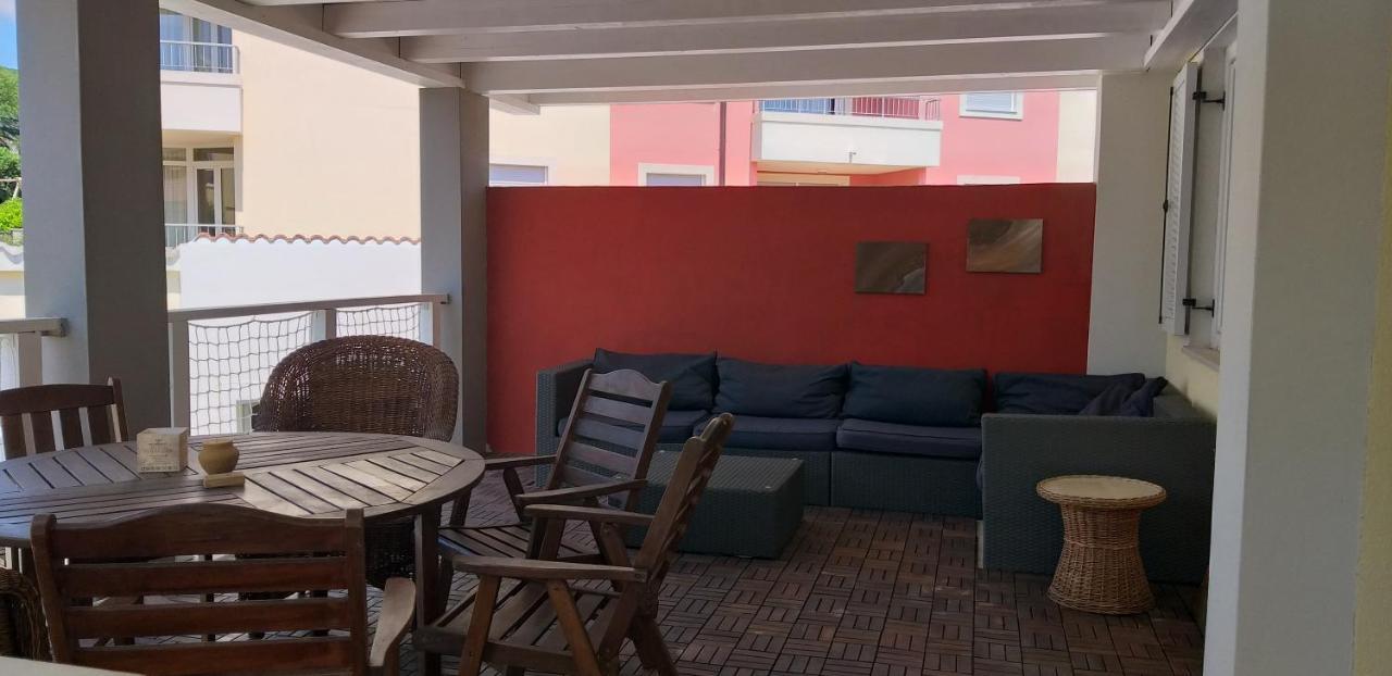 Holiday Homes Mare Premantura Esterno foto