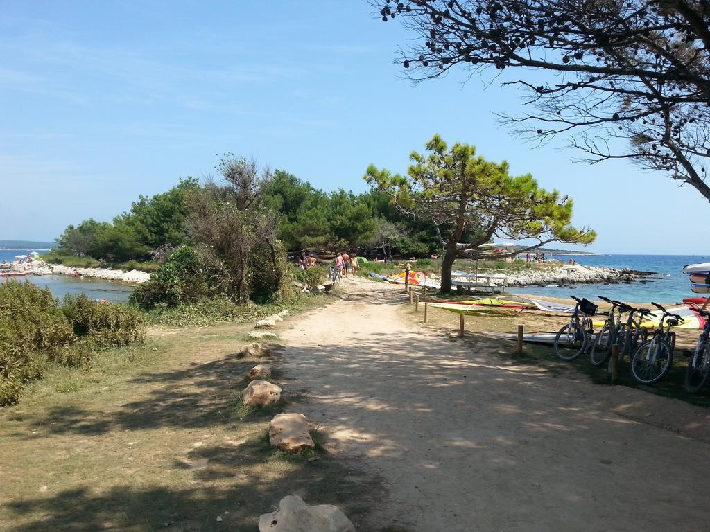 Holiday Homes Mare Premantura Camera foto